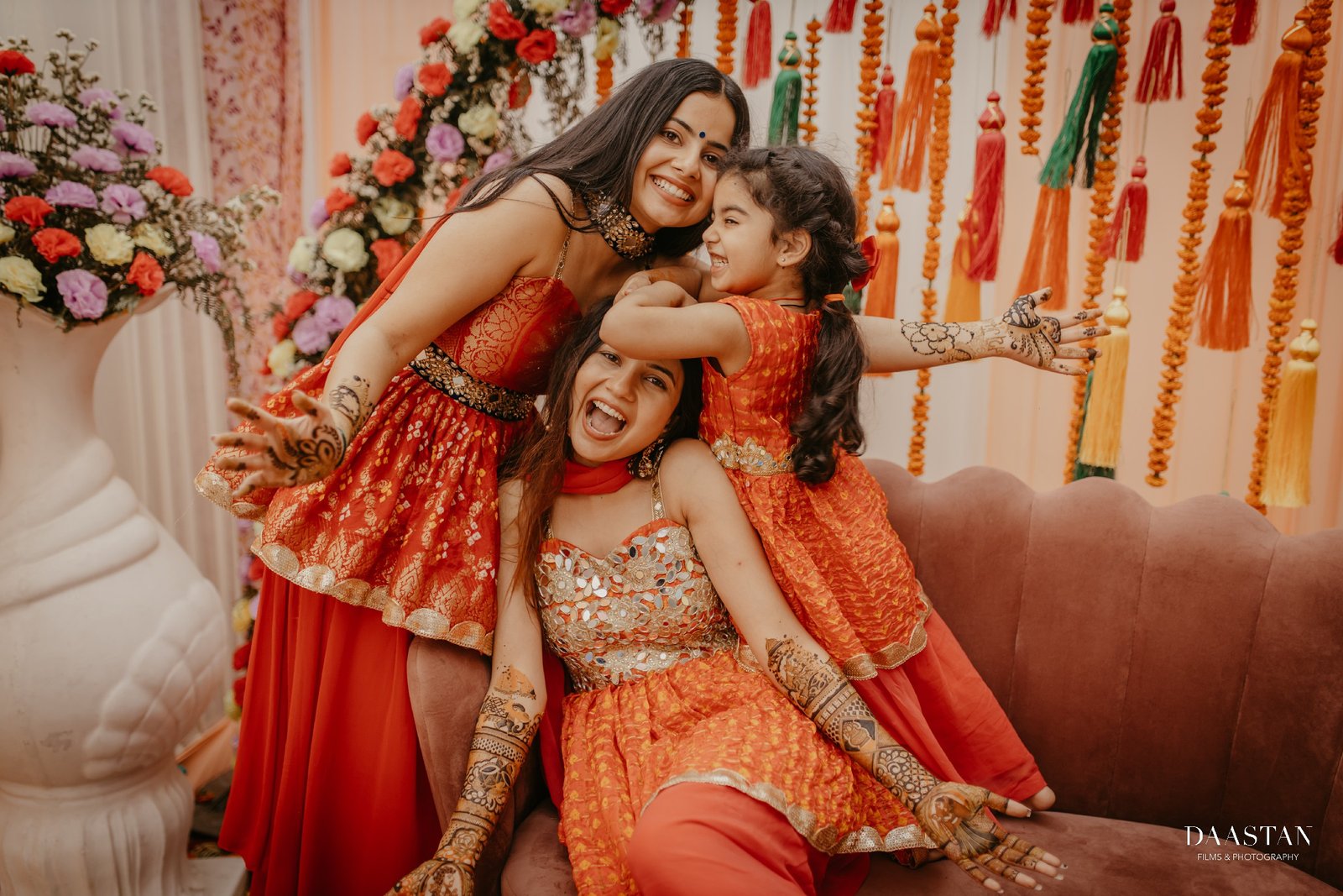 Sisters Mehendi Ceremony Fun Candid India